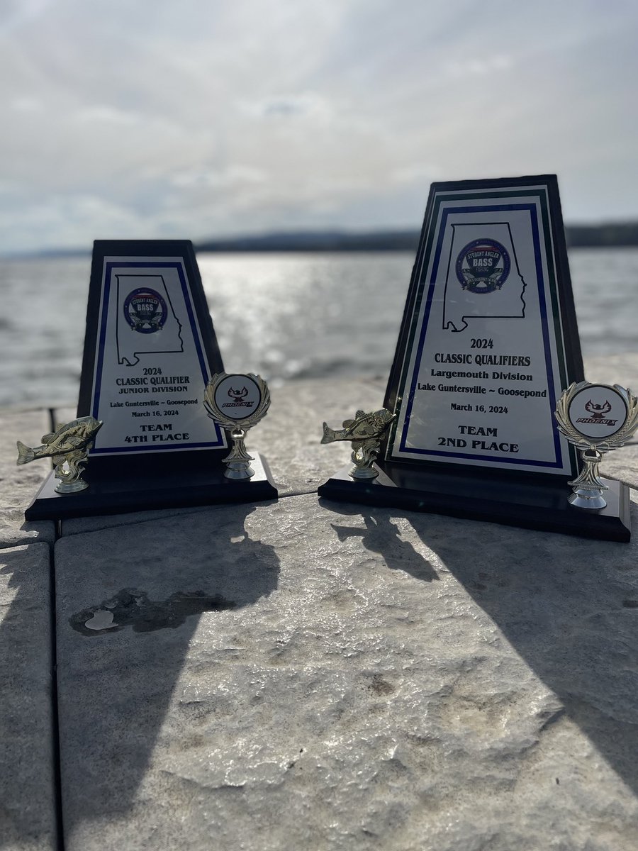 EdgesFishing's tweet photo. Really proud of both our Varsity and Jr High Bass teams this weekend at Guntersville. The Varsity team won 2nd place! Andrew and Brady McCormick came in third place with a 7.10 largemouth. Preston Howard and Jackson Watts WON the Jr division and propelled the team to 4th place. https://t.co/AFYZibBllT