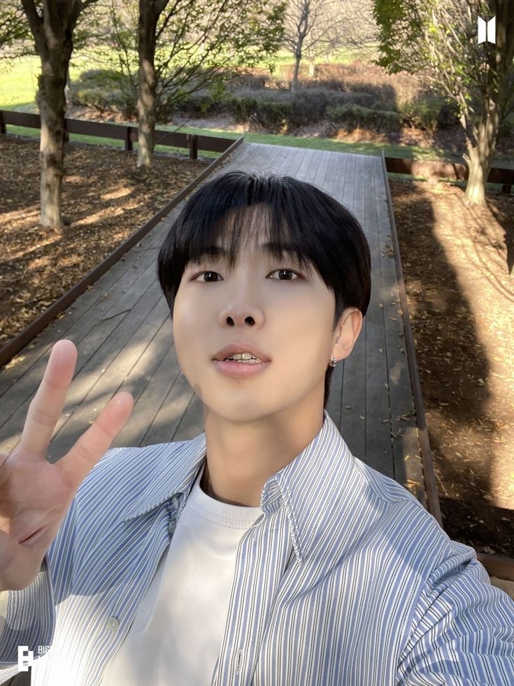 daily namjoon selcas tweet media