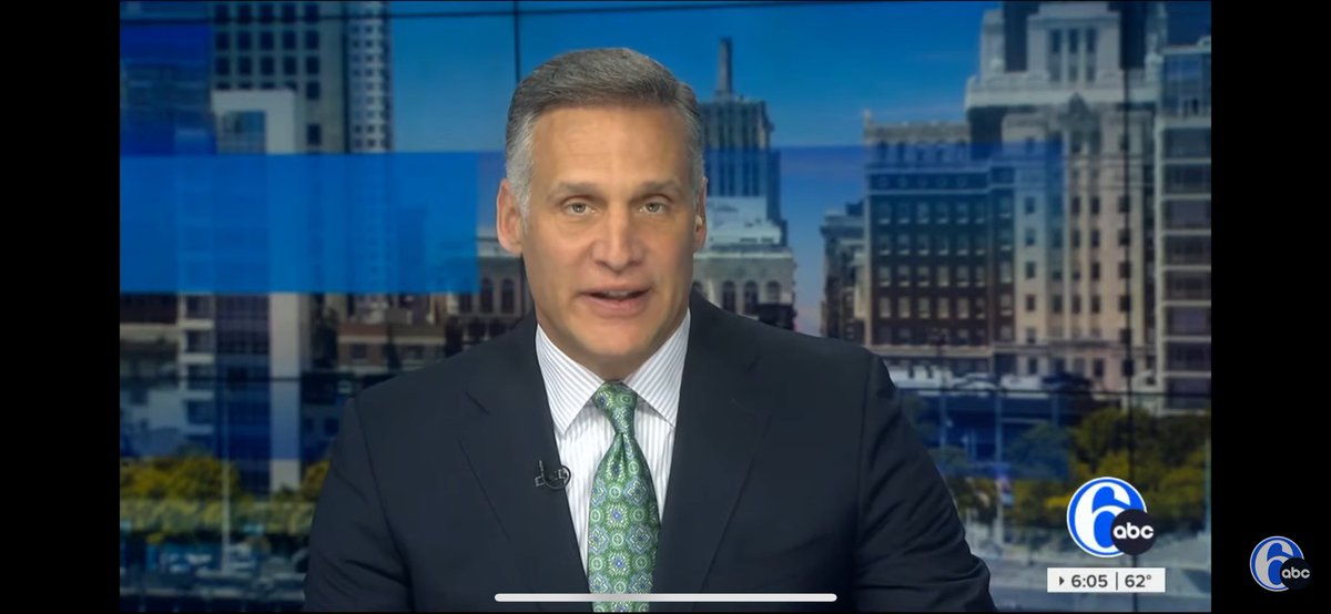 EJVelazquez7's tweet photo. Getting through the St. Patrickβs Day grind with @6abc and their amazing hospitality! I love the #6abcAction style, nice and fast paced, quality too and great personalities! Iβll return for more @ 10 & 11pm! πππππ€βοΈπβΊοΈ https://t.co/cpvGy5fyKF