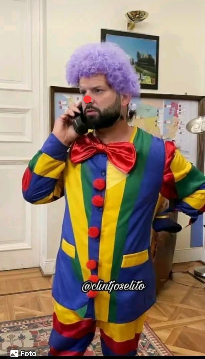 PatoHevia's tweet photo. A trasladar más gente pagada 🤡 https://t.co/wz37uBqTnr
