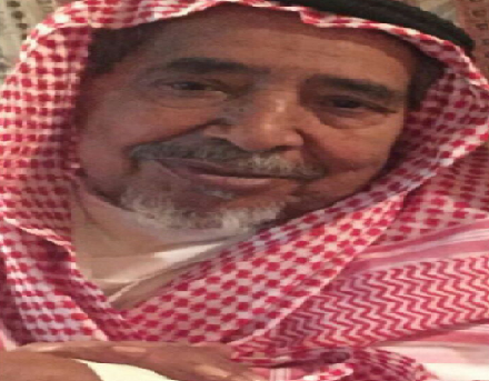 مرت 8 سنوات على رحيل الفقيد مسفر المسفر رحمه الله أحد أشهر الوسطاء في سوق الأسهم السعودي #تاسي في بداياته قبل اكثر من 40 عام.

يطلق عليه لقب "عميد السوق" وكانت للمسفر مقولة مشهورة عندما يسأل لماذا نزل السوق؟
يكون رده:
 "علمني ويش أسباب طلوعه حتى أَعلمك أسباب نزوله".

دعواتكم له🤲