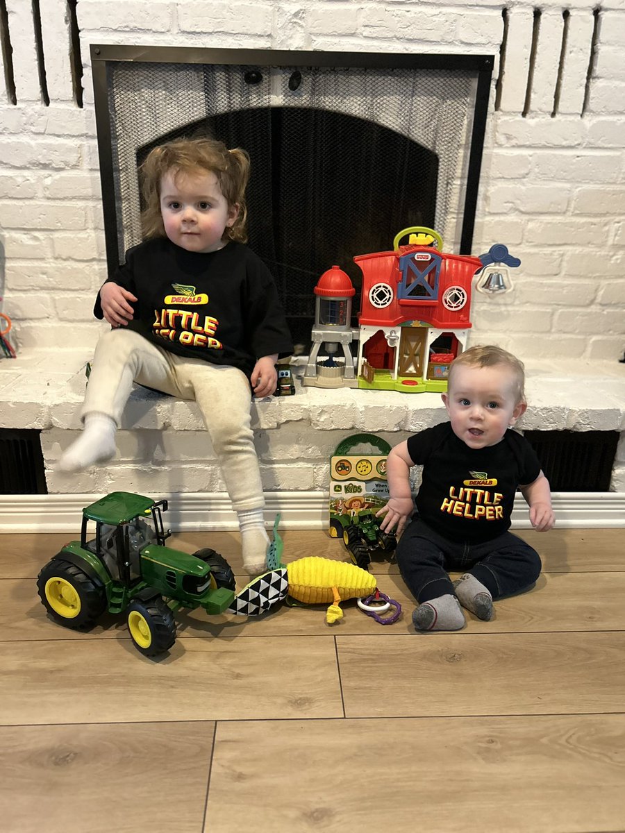 j_0Neil's tweet photo. Getting the carpet fleet ready for spring #plant2024 @DEKALB_Canada @JohnDeere Warren is long corn #morecorn https://t.co/pEMAsqKE0m