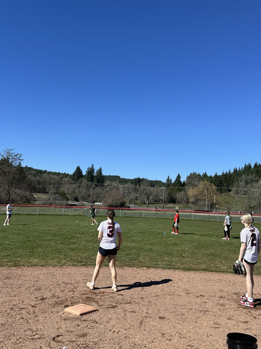 Tenino Youth Softball camp final day in the books. Great job by the varsity girls working with our youth program. 56 T90 girls at the camp and that many playing for our youth program. Building something strong.