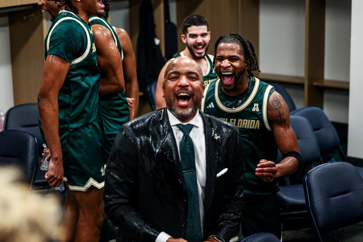 sunsetAMIR's tweet photo. Yeah we lost some games early when we were learning who we were as a Team. What we did after was ELITE! 

24-7 (16-2) American Conf. Regular Season CHAMPIONS! Won 22 of our last 24. 

No 1 Will Define Success 4 Us But Us. We stayed TRUE 2 our habits, our culture, & to 1 another. 

Stay Paranoid #EDGE