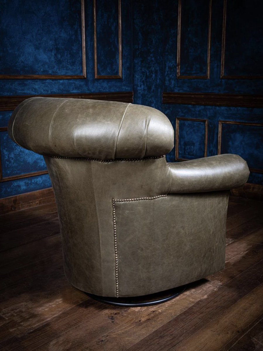 Happy St. Patrick's Day...from our Heritage Twist Chesterfield Swivel Chair. 

#slainte #stpatricksday #greenfurniture #westernfurniture #westerndecor