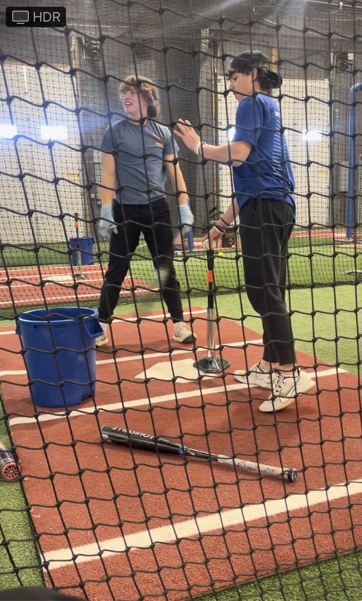 I had the pleasure of throwing some bp to @PLSTitansBB @DRosenthal07 and @emmettminderman today. This old man needs some ice. Stay humble, stay hungry boys. Bright future ahead!