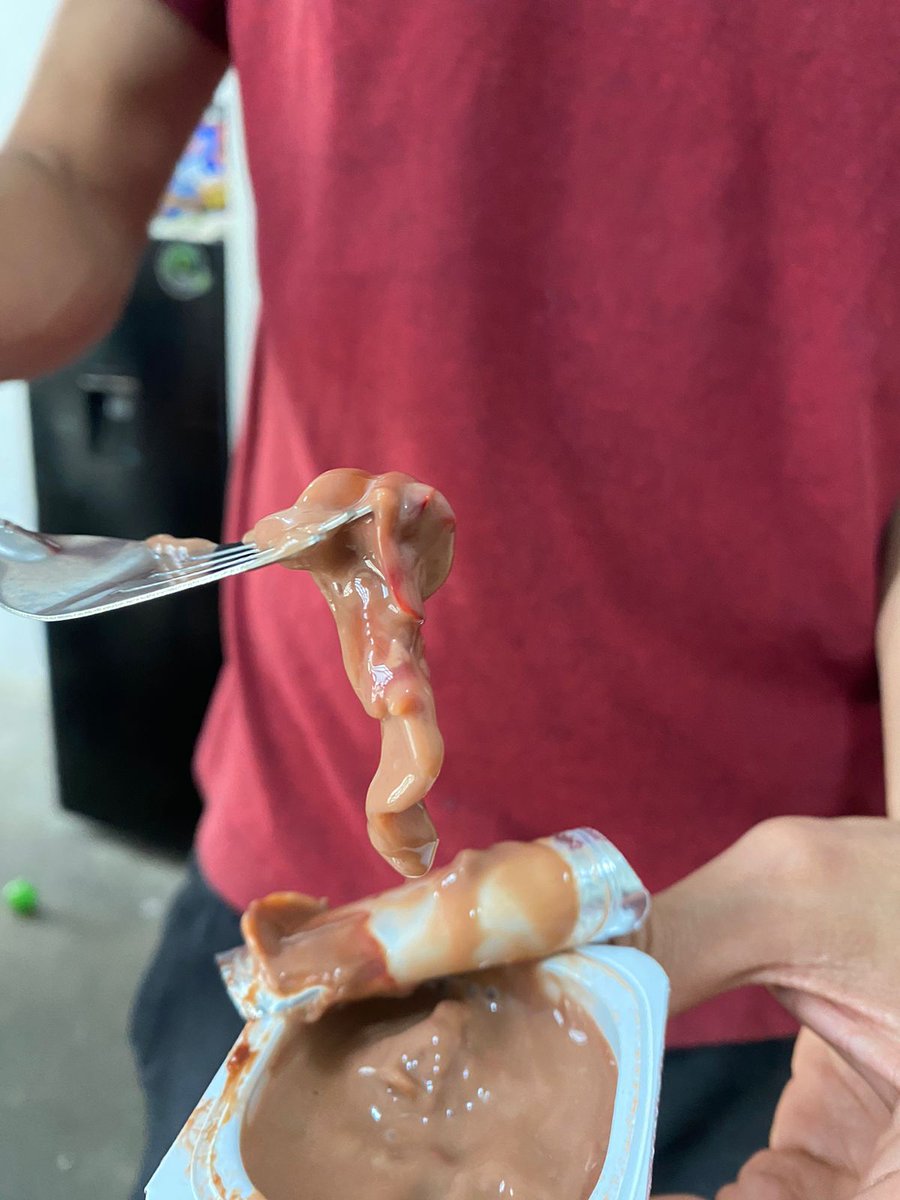 AlanAtc2's tweet photo. @DanetteMx Me salió esto en mi natilla sabor snicker https://t.co/OAUlyocd2x