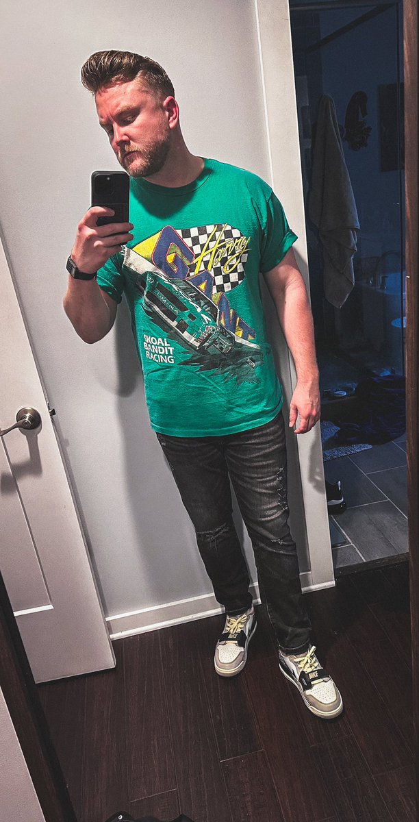 HarrisLue's tweet photo. @luecreates Shirt #11 with a little bit of Handsome Harry for St. Patty’s Day 🍀💚
#NASCARThrowback #HarryGant #SkoalBandit #LUEsLocker https://t.co/TfOv4YsbMO