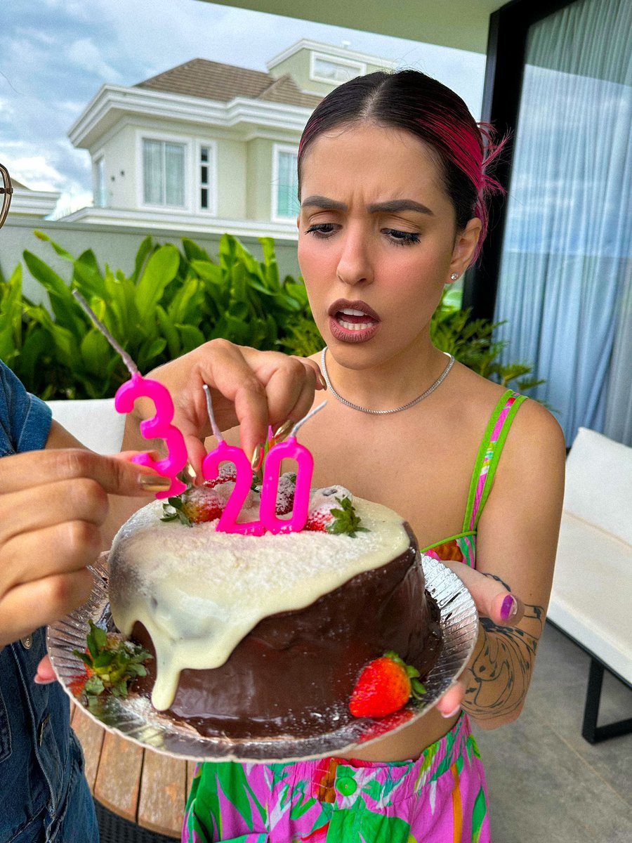 funBABE's tweet photo. gente qq aconteceu n entendi https://t.co/tiq3XAxYl6