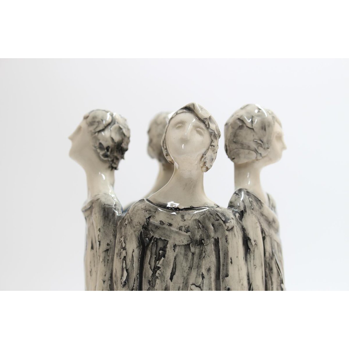UntitledSquare's tweet photo. This piece is called 𝓘𝓷𝓽𝓮𝓻𝔀𝓸𝓿𝓮𝓷   from our 𝓖𝓻𝓸𝔀𝓷 𝓤𝓹𝓼 collection. It is available on Etsy. Check our bio for the link. #potteryforall #handmadeceramics #contemporaryceramics #ceramicshare #potteryart #smallbusiness #art #womeninbusiness https://t.co/yAgMIFKmrb