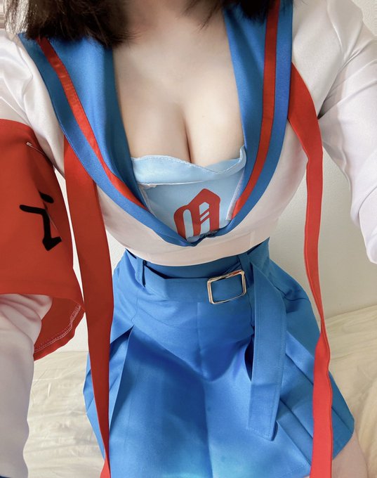 なんかこの制服
苦しいわね 