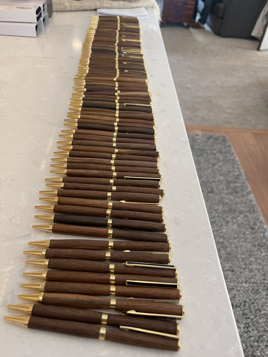 SDArtWork's tweet photo. 150 laser engraving’s almost complete.
75 pens
Laser engraved on two sides.
LFG 🎉🎉
#history #executivepen https://t.co/lEPT1dvWVC
