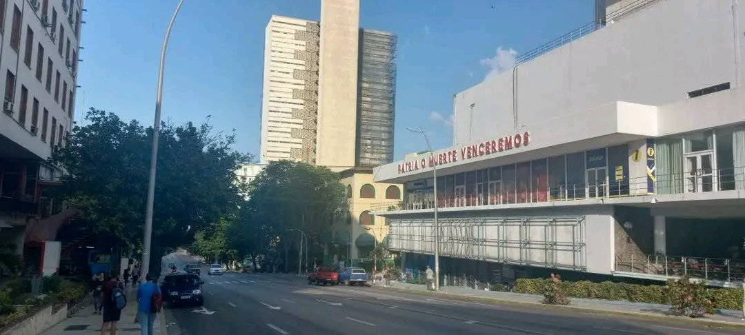 <a href="/GHNordelo5/">Gerardo Hdez. Nordelo</a> <a href="/Eduar2AE/">Eduar2AE 🇨🇺</a> Mi lindo Vedado 🇨🇺🥳✊️
#CDRCuba #Cuba