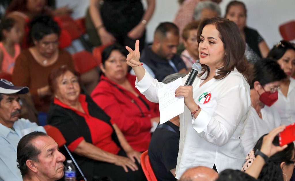 AnaLiliaHerrera's tweet photo. Es tiempo de reconciliación y #eXperanza; salgamos a las calles a multiplicar esfuerzo, talento, #FuerzaYCorazón para construir un futuro sin miedo.

¡En #Neza vamos a ganar, nunca más será moneda de cambio! 👊🏼 https://t.co/msR0RFmHdz