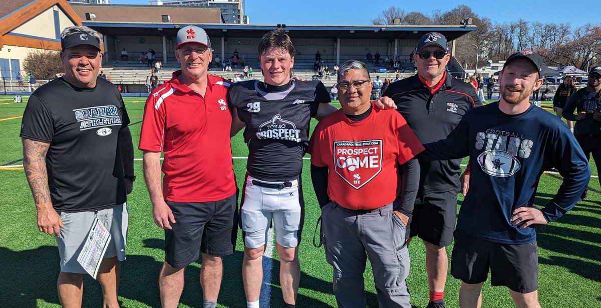 chatfootball's tweet photo. #FPCSHOWCASE π¦
Congratulations to Varsity Black Defensive MVP LB Samson Sachter π
Miss the action from Minoru Park in Richmond? Head over to our YouTube channel to watch every snap from today's games π₯ https://t.co/gXORPMoXq3