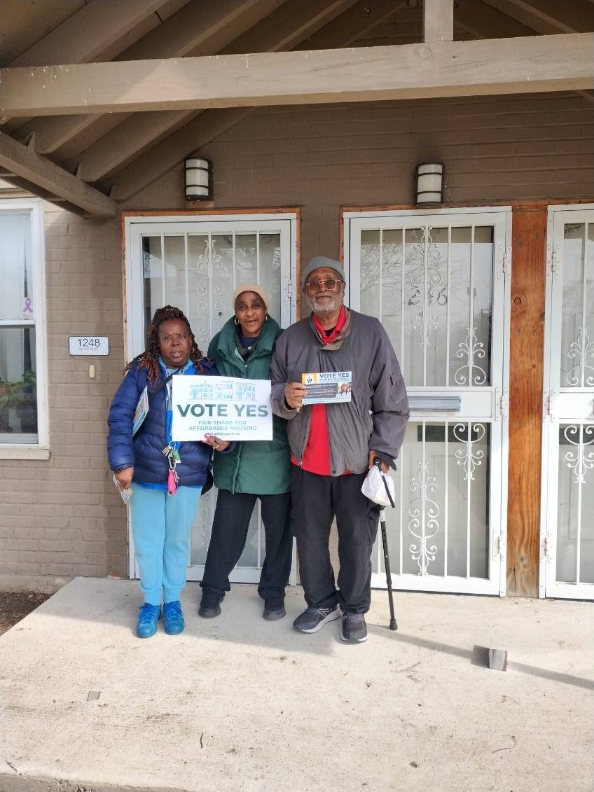 Bring Chicago Home (@bringchihome) on Twitter photo Another day of people power to #BringChicagoHome 🔥🔥🔥
Get out & vote YES to the question at the end of your ballot on or before March 19th. It's time for a fair share to fund housing in our city! Another day of people power to #BringChicagoHome 🔥🔥🔥
Get out & vote YES to the question at the end of your ballot on or before March 19th. It's time for a fair share to fund housing in our city!
