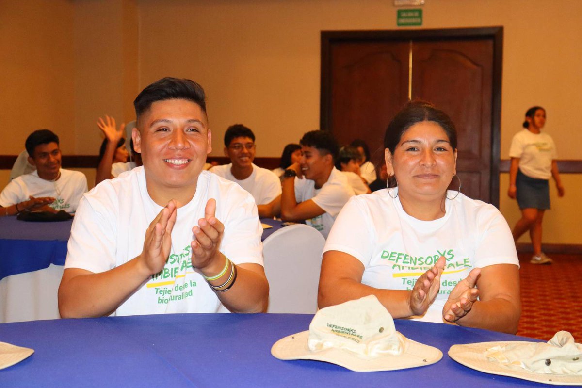 UNES_ElSalvador's tweet photo. 💜💚 #DefensorxsAmbientales| Desde el reconocimiento del valor natural y cultural de los territorios, juventudes tejen redes. Jóvenes de Ahuachapán y Sonsonate participaron en un conversatorio, en el marco de la presentación de tres casos de relevancia biocultural. https://t.co/wEHiqFBL1u