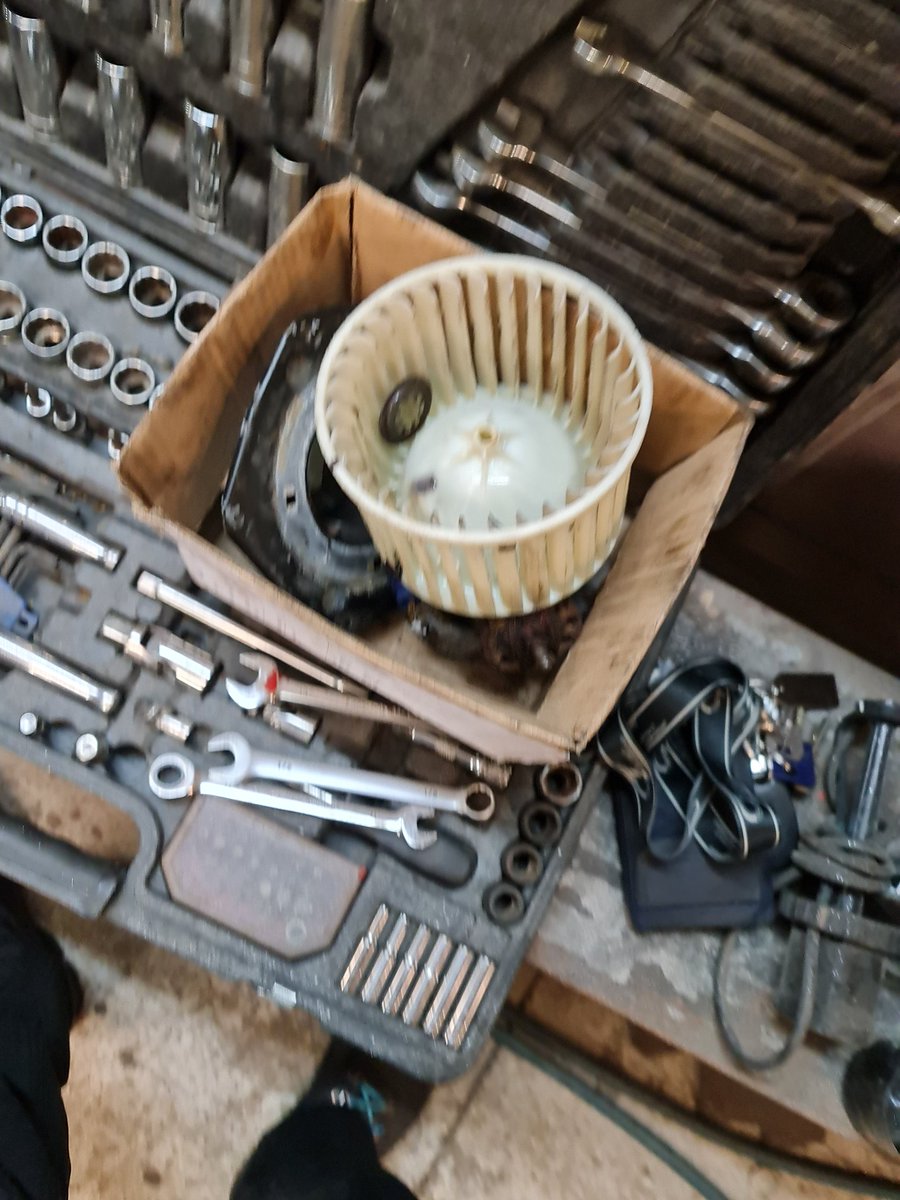 Just a quick 10 minute job to see why my blower fan didn't work turned into full disassembly and custom fabrication, lower locating bearing has left the chat, you can't buy these fan motors anymore. So let's build a lower bearing!