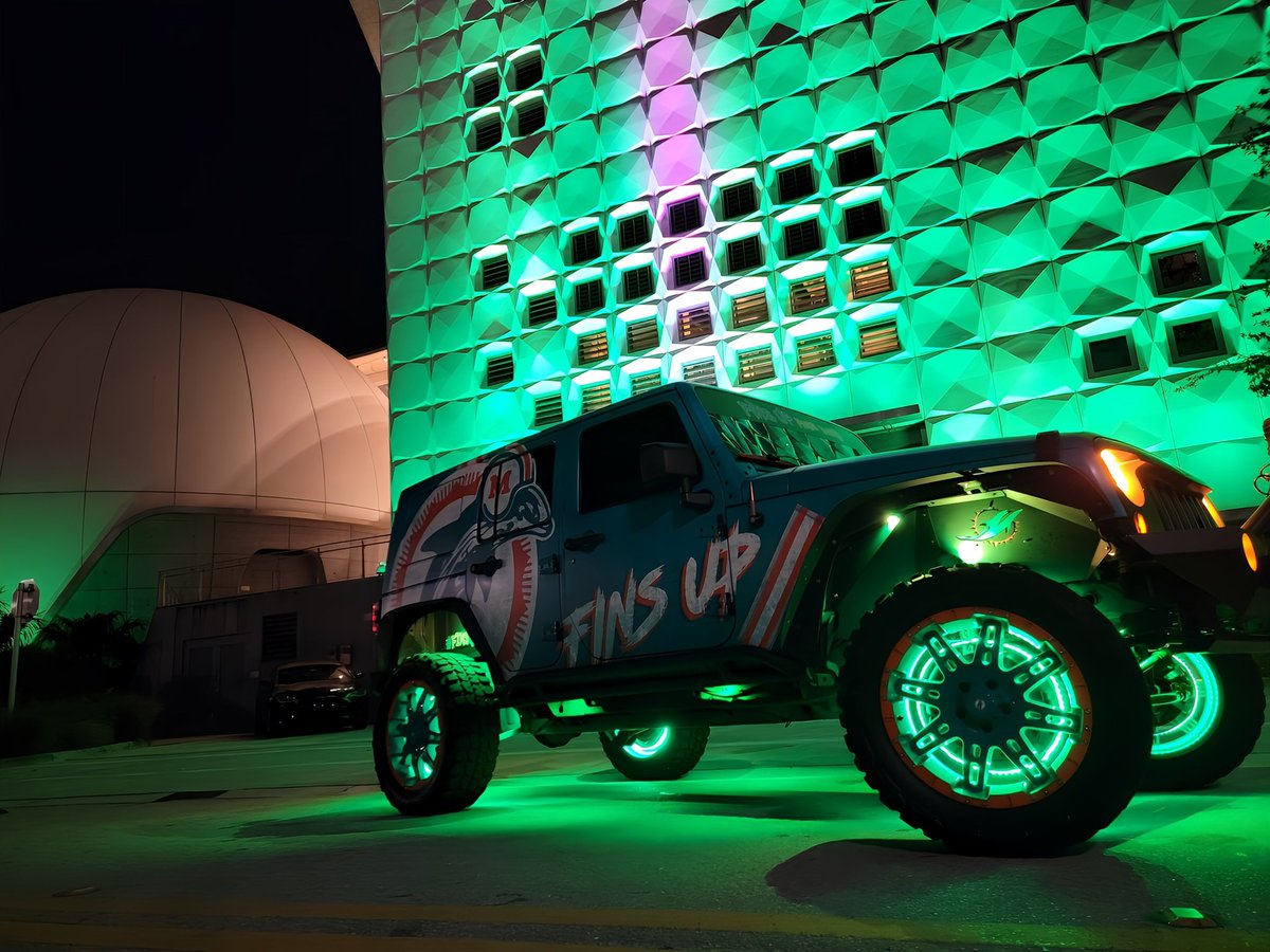 DolFanBandits's tweet photo. Happy St. Patrick's Day from Miami!!
.
.
.
.
.
#miami #teamprvsouthflorida #Dolfans #metrowrapz #dolphins #JeepLife #FinsUp #jeepers #prvaudio #jeepwrangler #jeeplove #MiamiDolphins https://t.co/OEcCPYCSVr