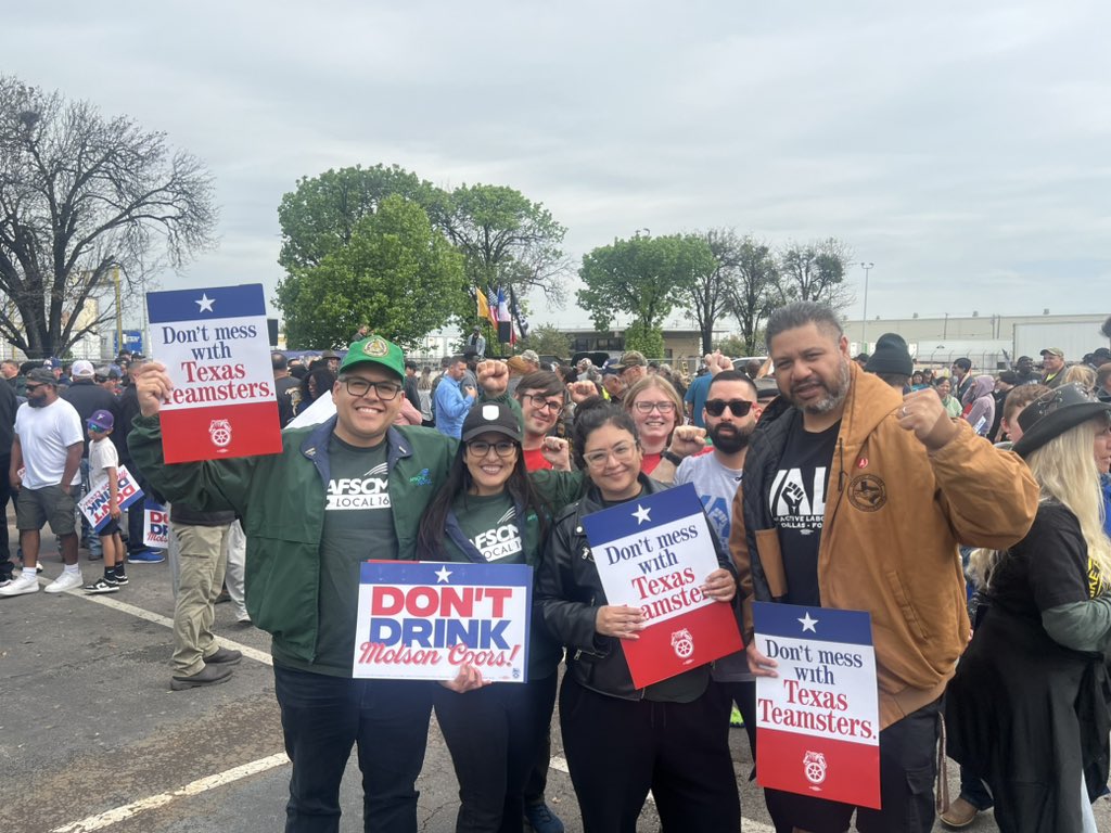 I hopped right off a flight from SLC, zoomed through 183 to 35 and arrived right in time to Fort Worth to join the N Texas labor movement in support of @Teamsters Local 997. My gratitude to those who joined us in solidarity. Look at all the different unions who showed up! ✊🏾🔥
