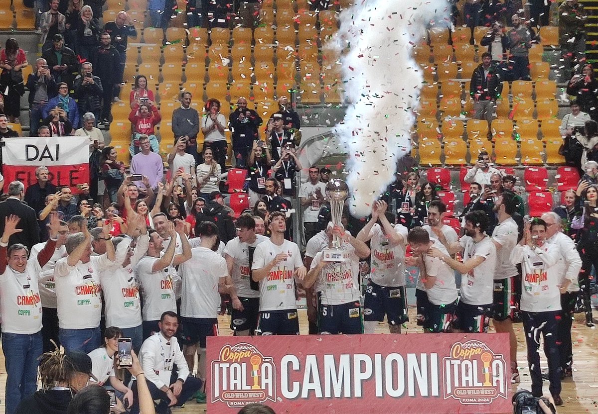 La Pallacanestro Forlì batte 61-51 la Fortitudo Bologna e vince la Coppa Italia di A2 #LaNostraPassione @LNPSOCIAL