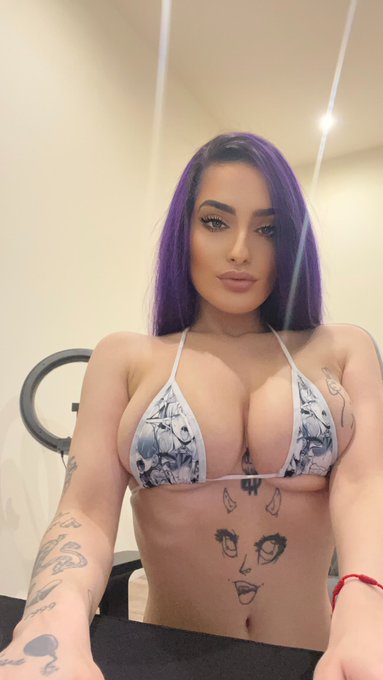 Soy la &uacute;nica que tiene obsesi&oacute;n por anime ? 😳 https://t.co/iHVQ7kCdZY