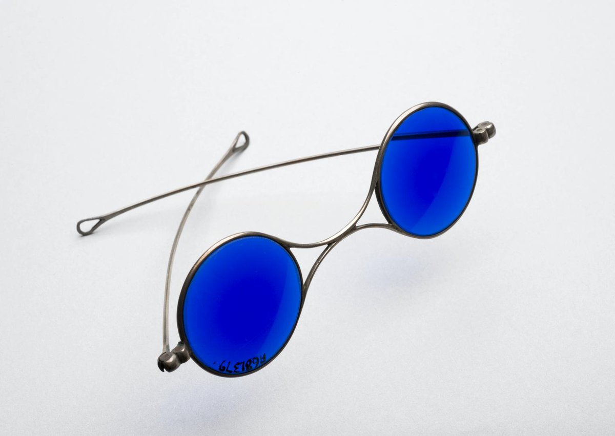 wikivictorian's tweet photo. Sunglasses with dark blue lenses, 1860-1900. Science Museum.     

Blue tinted lenses indicate these spectacles were for outdoor use. They protected from bright sunlight. They are a Victorian version of the sunglasses we wear today.  Prescription lenses help correct vision. https://t.co/H3SPrS3QNx