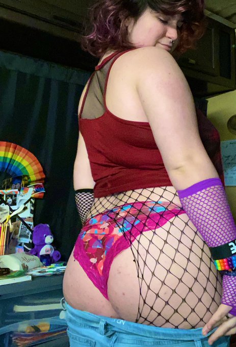 Kiss my ass 💋✨ https://t.co/3I8Ur9dTrF