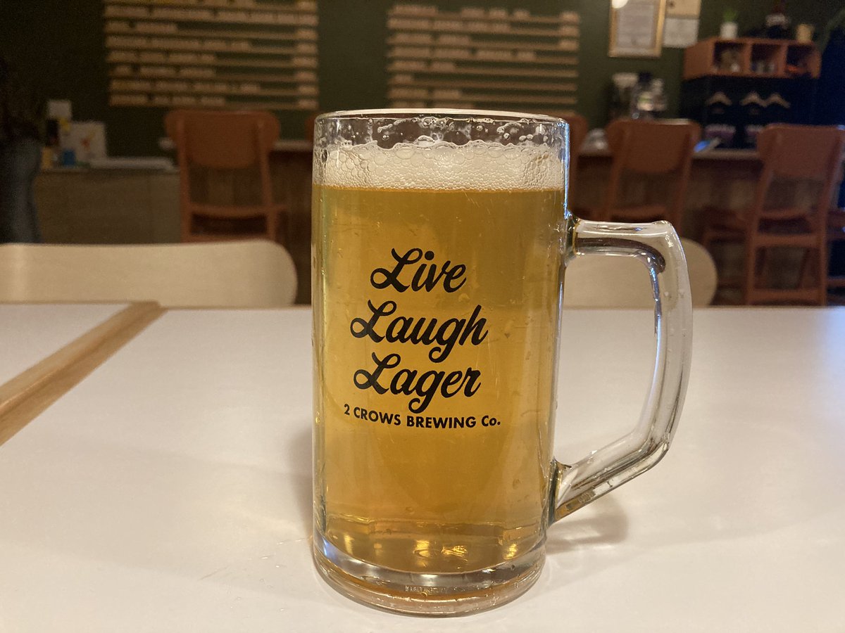 burnsieoriginal's tweet photo. Homemade pizza, local beer and some great company at Yeah Yeah’s as we wind out the night. Check this new spot out! It’s good. #YeahsYeahs #2Crows #Bluenoserbeauty ☘️ https://t.co/WtykWJwRCP
