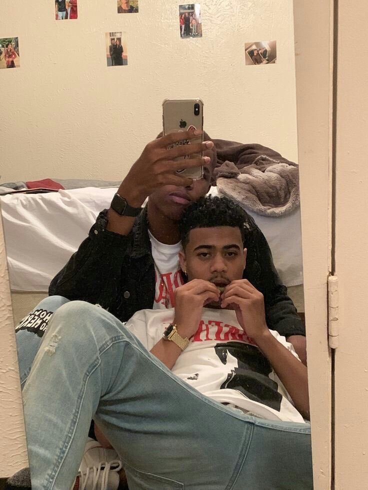 robert tweet media