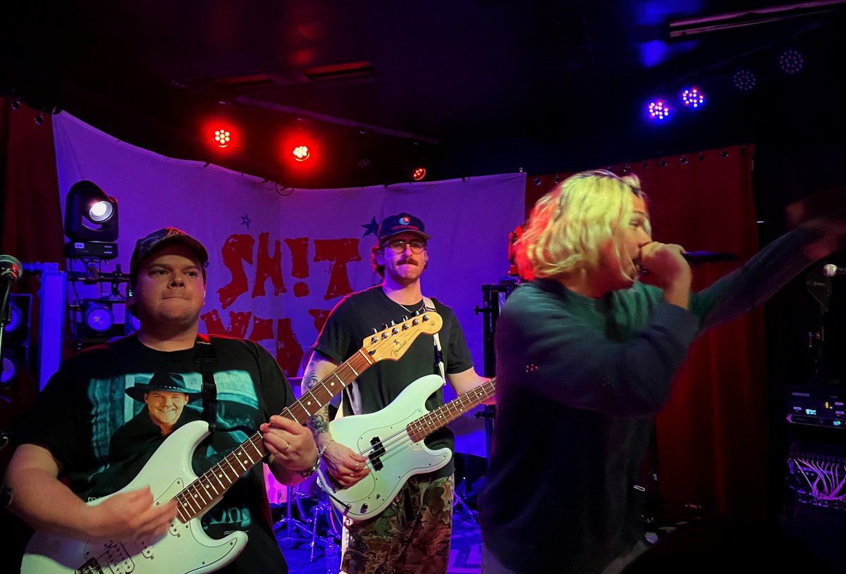 YOUNG CULTURE! 😎✨