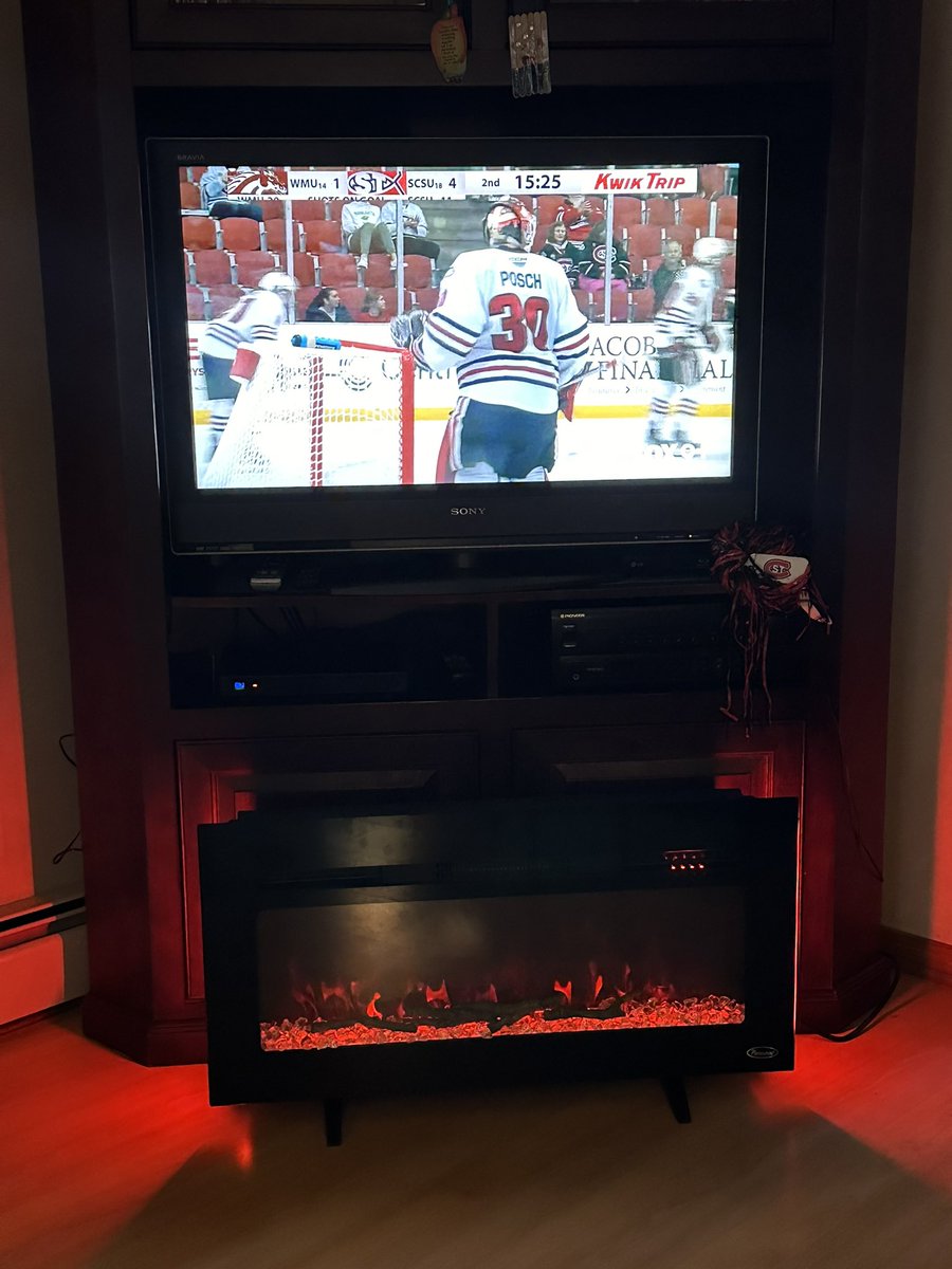 Jkaybs's tweet photo. Enjoying the broadcast from White Bear Lake! Go Huskies! Keep bringing the heat and punch that ticket to the Frozen Faceoff! #scsuhuskies #JimandGenorock @hphky https://t.co/RxkTCBV5B5