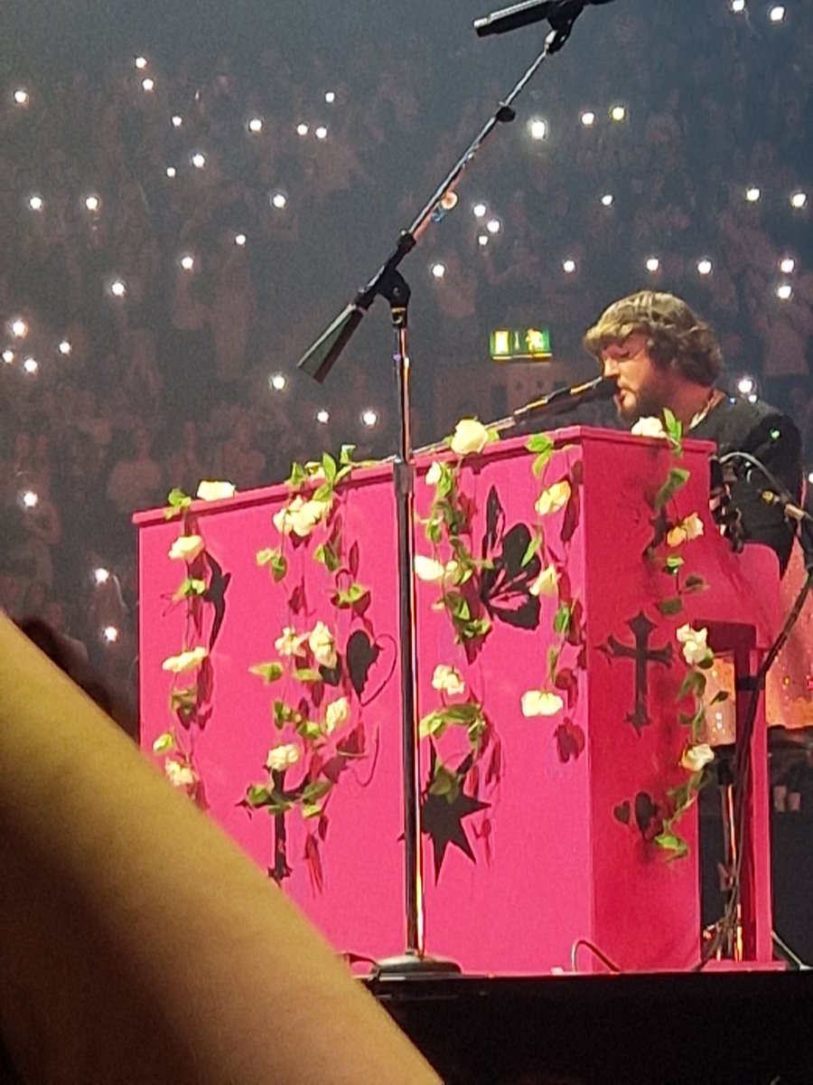 lisa james tweet media