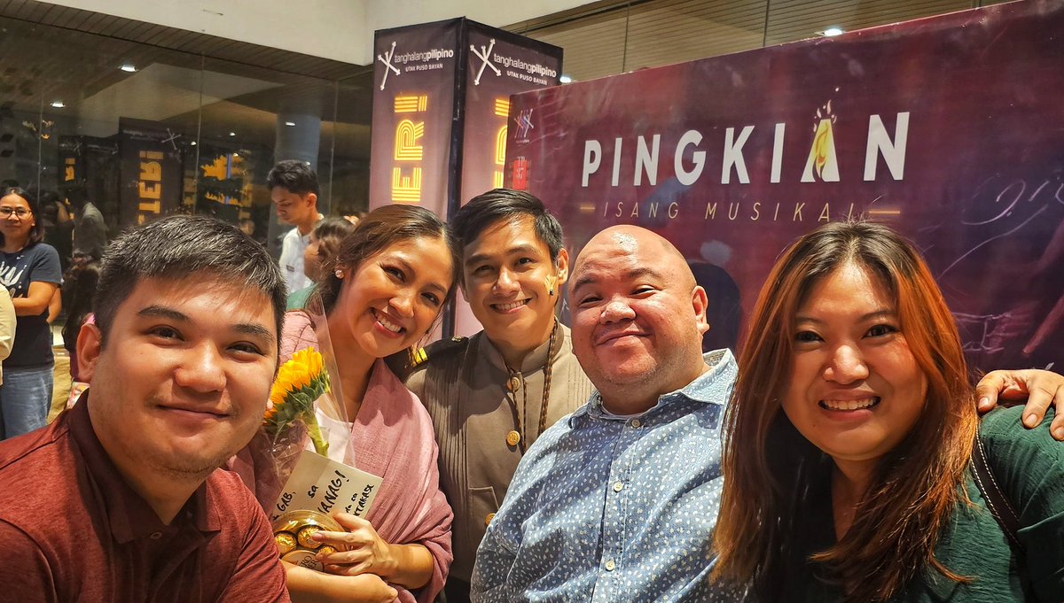 nicoquejano's tweet photo. Congrats @vicrobinsoniii and @gabpangilinan!!!!!
Ang nasabi ko lang kay Gab ay... sana naman magkaroon na ulit siya ng role sa teatro na masaya naman puso niya sa ending. Hahahahahah.
#AHEB #MulaSaBuwan #SideShow #LastFiveYears #PingkiamIsangMusikal https://t.co/nHKIzQKDft