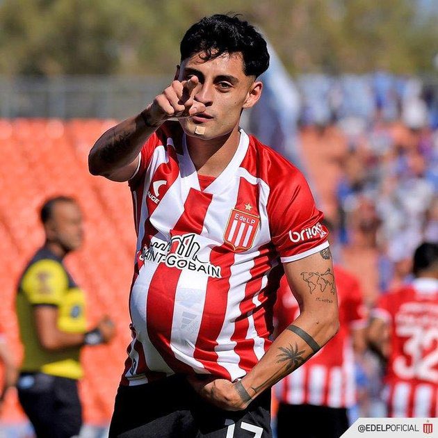 Lavozalbirroja's tweet photo. 🇦🇹⚽️ Informa #EDLP que Javier Altamirano se encuentra en una guardia y recobró el conocimiento. 

🙌 ¡Fuerza Javi, toda la Familia Pincha está con vos! https://t.co/s3qzmjClh3