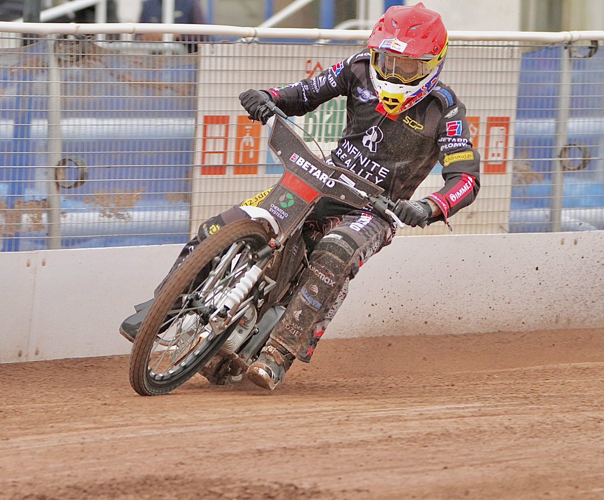 ashbymotorsport's tweet photo. With polish Speedway star
Mr Maciek Janowski back in @SpeedwayGB at @OxfordSpeedway @oxfordstadium @OxfordCheetahs press day pics by me @Ashbyrobins 📸 🇵🇱 @speedwaystarmag @SpeedwayRA @SpeedwayWSRA @speedwaynews_pl @SpeedwayBIKERfm #janowski #speedway #oxfordspires #mxspeedway https://t.co/kmloVoBriQ