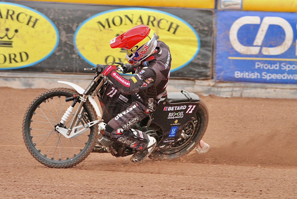 ashbymotorsport's tweet photo. With polish Speedway star
Mr Maciek Janowski back in @SpeedwayGB at @OxfordSpeedway @oxfordstadium @OxfordCheetahs press day pics by me @Ashbyrobins 📸 🇵🇱 @speedwaystarmag @SpeedwayRA @SpeedwayWSRA @speedwaynews_pl @SpeedwayBIKERfm #janowski #speedway #oxfordspires #mxspeedway https://t.co/kmloVoBriQ