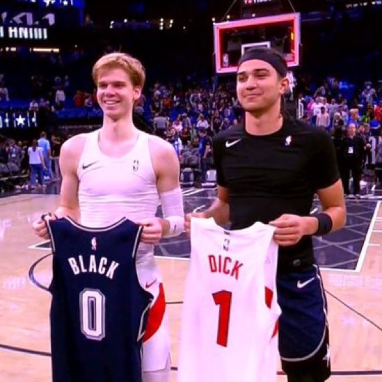 HenryTheBlasian's tweet image. The most legendary jersey swap possibly in NBA History.