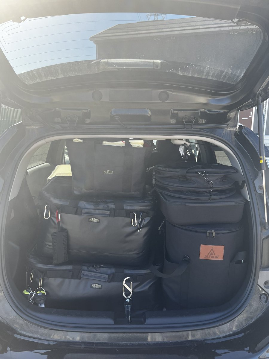 積載完了！！

おはようございます☀️

楽しみすぎて超早く準備終わったけど早めに行ってきます🚗³₃
新しいギア達でどんな姿になるのか楽しみ☺️

 #ソロキャンプ 
 #キャンプ好きと繋がりたい