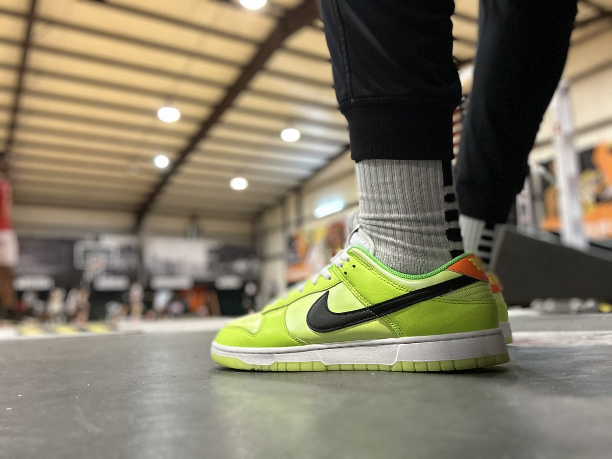 CoachJGMMorgan1's tweet photo. Back at it again another fun and active coaching weekend with my @NBA_HOU family. Got a chance to coach some really great boys and connect with some dope people. Also you know I had to pull out then #CoachKicks for the weekend.
#KOTD #SidelineSwag #GymHEAT https://t.co/0L3jHOH8JW