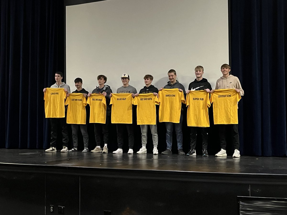 CoachBockwoldt's tweet photo. Pictures from our banquet tonight! 
1) All-Conf Selections, 2) Team Awards, 3) Academic All-Conf, 4) 10K Shot Club
@TiptonBball https://t.co/iIRDFvlmj9