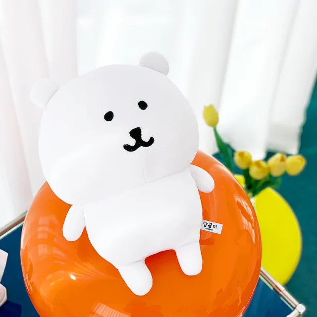 strabou22's tweet photo. 오늘 리디에 <검은 괴물이 자라는 숲> 단행본이 오픈되었습니다!

스팀펑크 판타지 역키잡 인외물이에요. 자세한 설명은 링크에서 확인 부탁드립니다! 파이브딜 이벤트도 진행 중이니 참고해 주세요.

기념으로 알티 해주신 분 중 추첨하여 농담곰 인형 보내드릴게요.

https://t.co/q3AvQ0gznb https://t.co/bOToSl1ol6