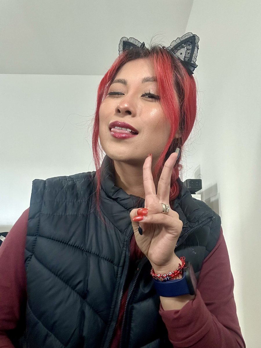 Shukaryta's tweet photo. Shukaryanos!!! 📢📢📢 los invoco a todos!! Stream en unos minutos, como se los prometí pasen a hacer la cotorriacion, bonito inicio de semana!! El tema de hoy es “Los mayores secretos de twitch”
https://t.co/bN8GzWNBEb https://t.co/4SDksdNcxn