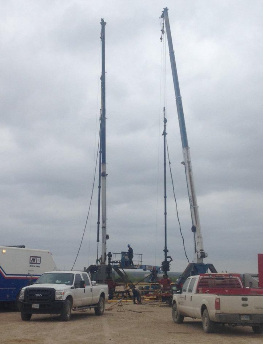 jsep_HTX's tweet photo. Throwback to 2012 in the Eagle Ford. Setting packers for CHK w some solid dudes at JW WL. Go tube up w CC Forbes after. #EFT https://t.co/Ua1762GgY4