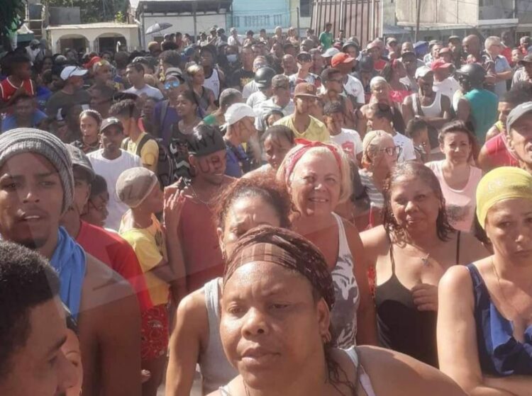 La nota de <a href="/Comunistas_Cuba/">Comunistas</a> sobre las protestas en Santiago de Cuba comunistascuba.org/2024/03/protes…

¡Difunde!