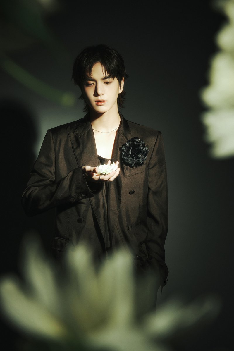 Younghoon. tweet media