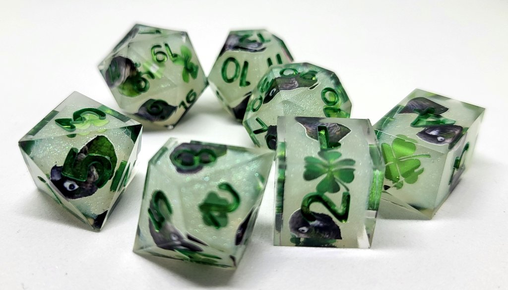 One last post this Saint Patrick's Day about these special green bean dice! They are full of green boys and shamrocks for lots of luck! I've only got a few set available and I won't be remaking these ones. Purchases help me buy bird toys and food! Comes with extras like stickers!