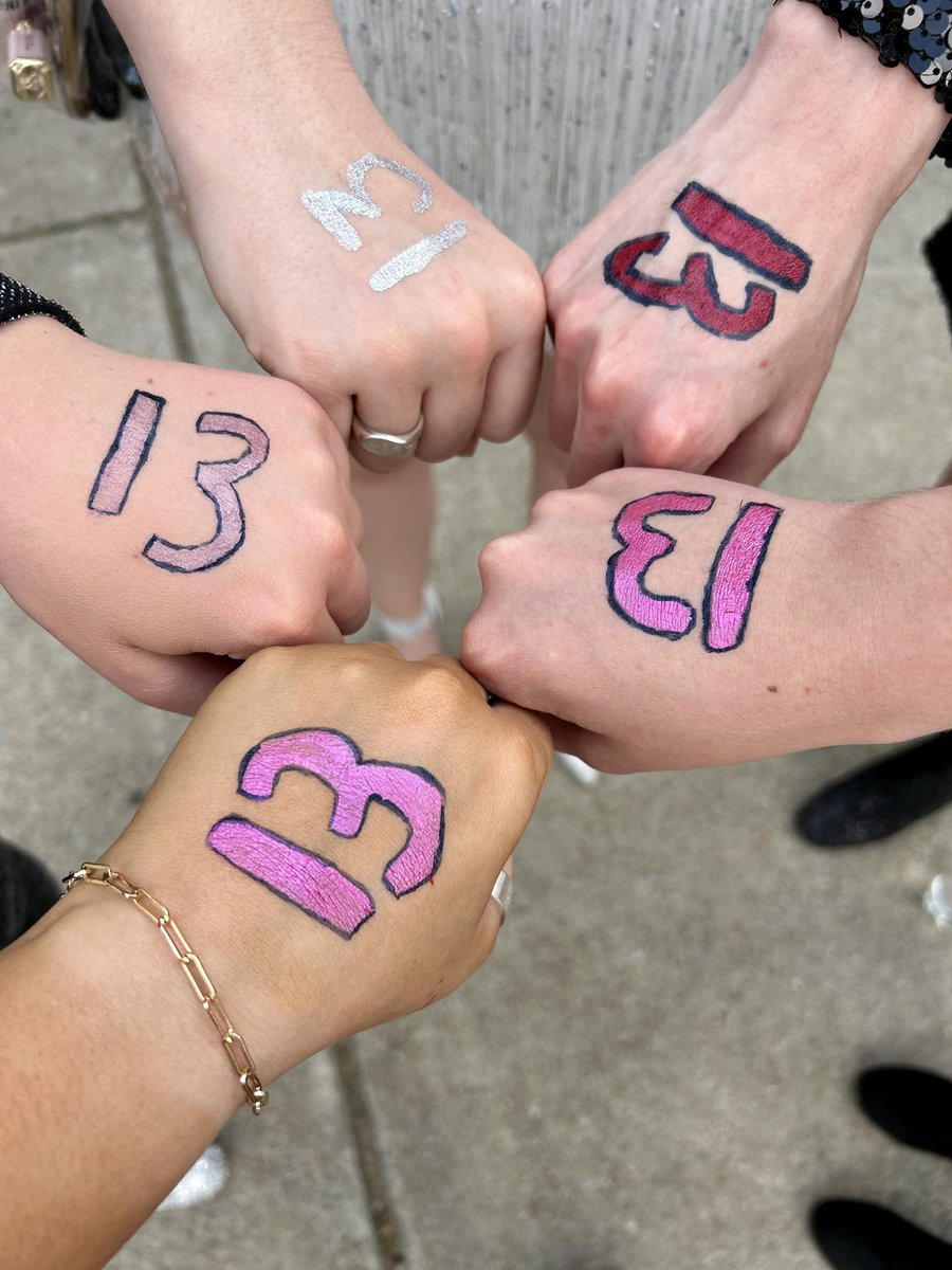 onefiftyeightt's tweet photo. HAPPY BIRTHDAY ERAS TOUR 🫶🏼 
I was lucky to go to opening night and nashville n2 where we got ootw as a surprise song while I was dressed as ootw Grammys Taylor! 
#TSTheErasTour https://t.co/dy536ZZMW3