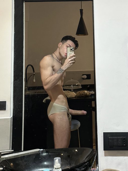 Throwback to my naples trip ? https://t.co/MakIHTWFNl