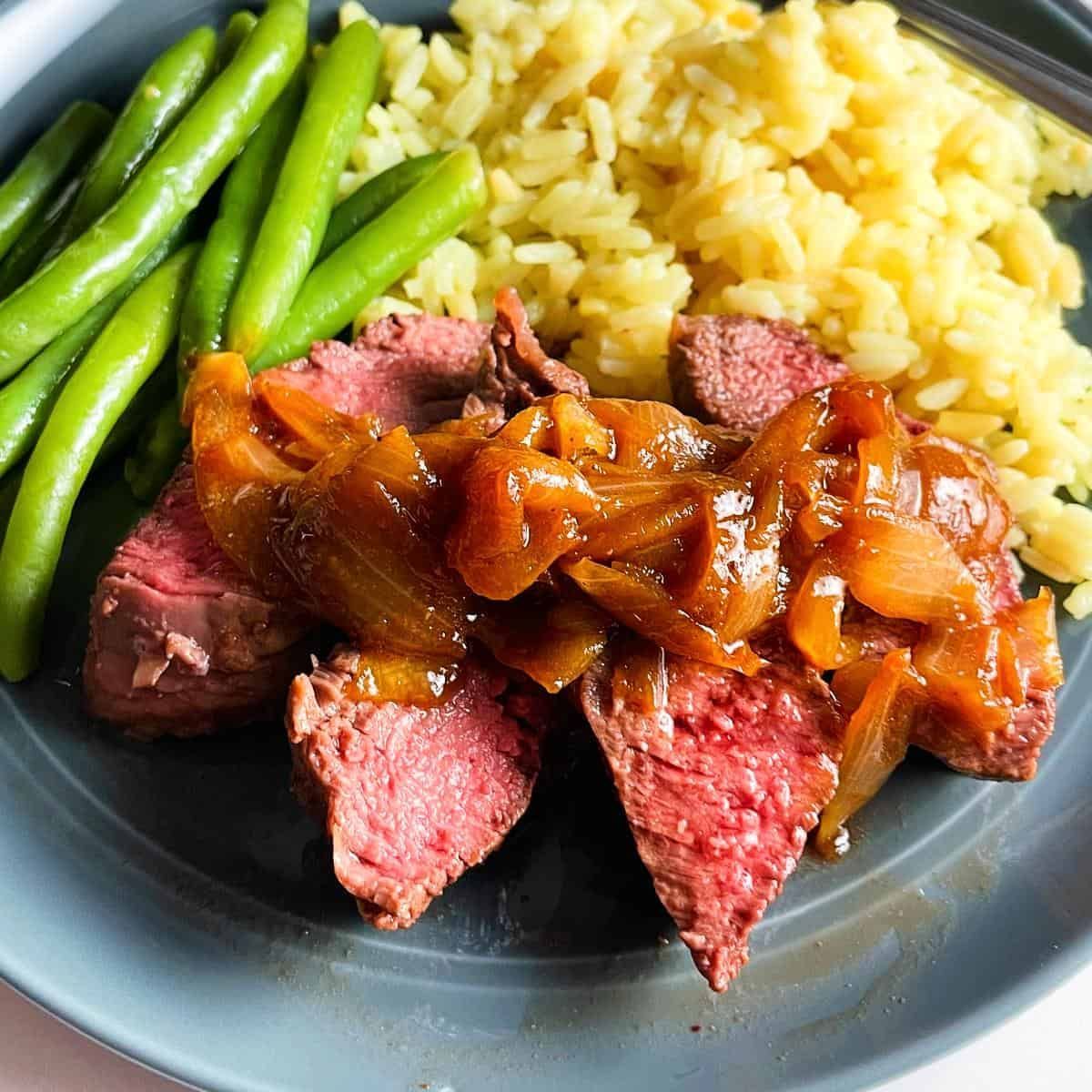 Oven Roasted Sirloin Steak with Onion Sauce - always a tasty choice! buff.ly/32tyS0I